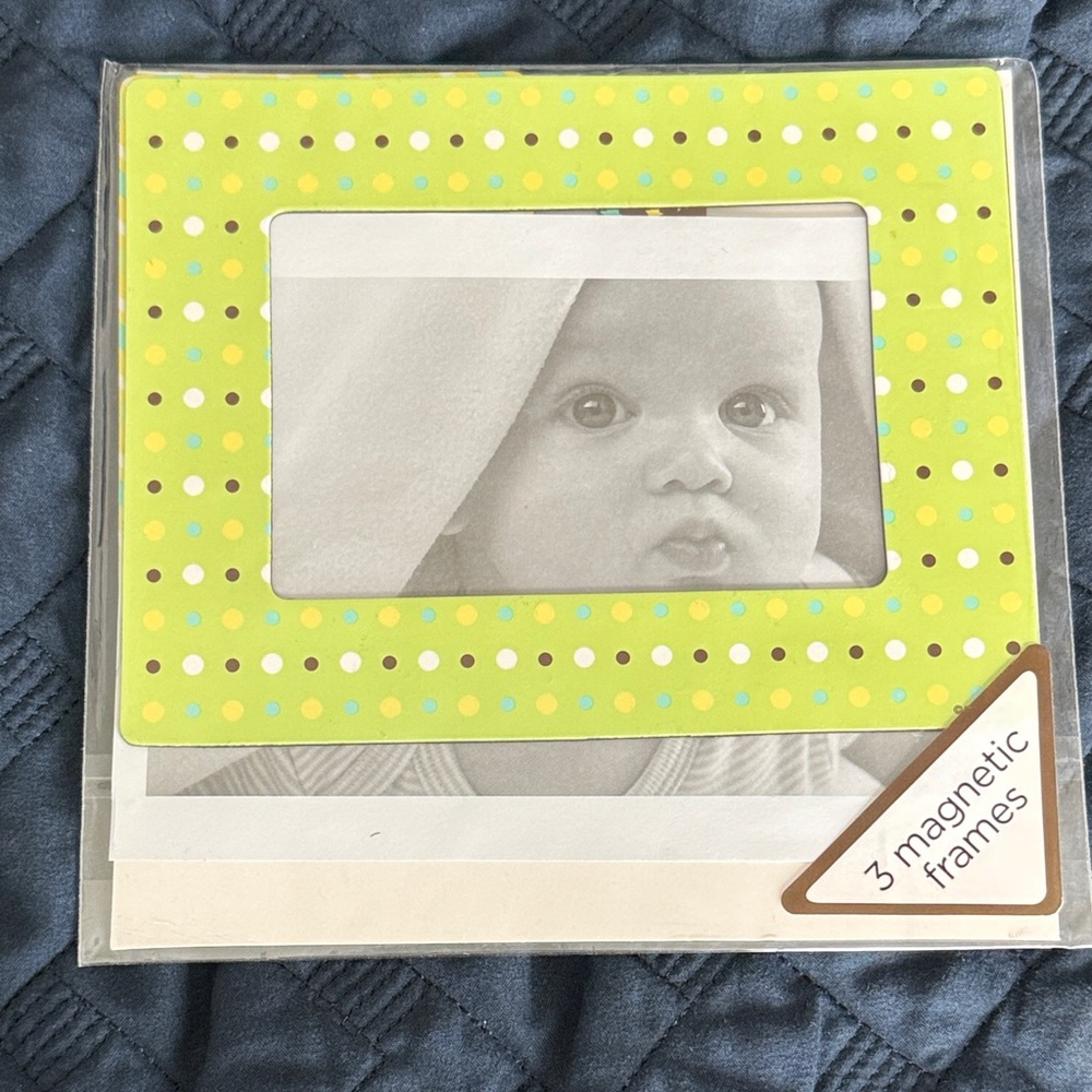 Pack of 3 Polka Dot Magnetic Photo Frames